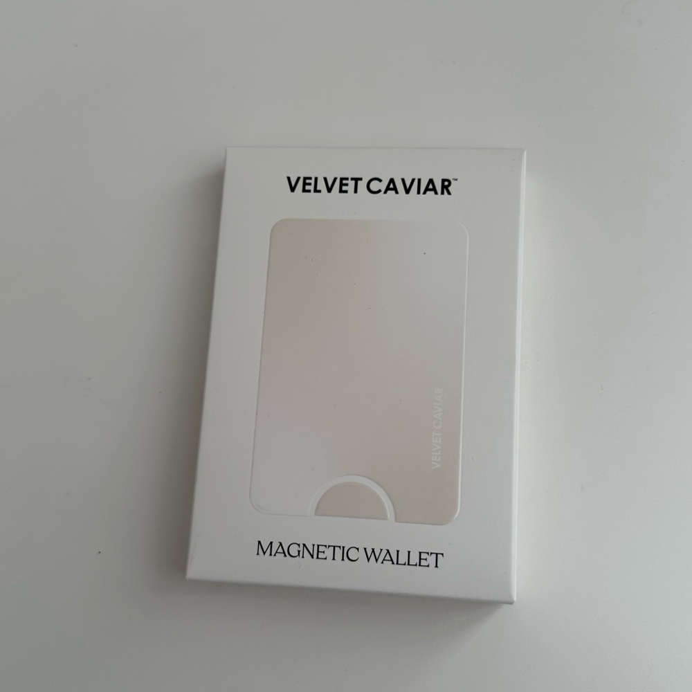 Velvet Caviar Magsafe wallet case